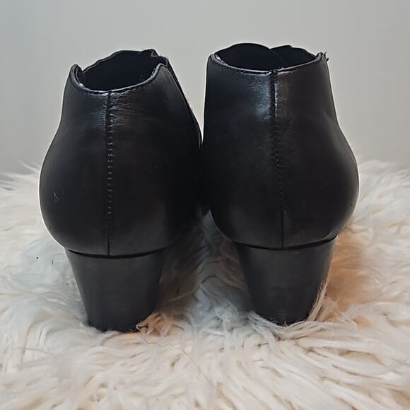 Vionic Orthoheel Black Leather Elastic Strap Ankle Boot - Picture 4 of 11